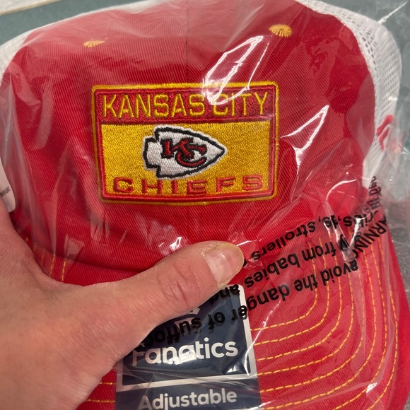 Kansas City Chiefs ❗️NWT❗️NFL Fanatics Trucker Hat OSFM Red - Picture 2 of 5